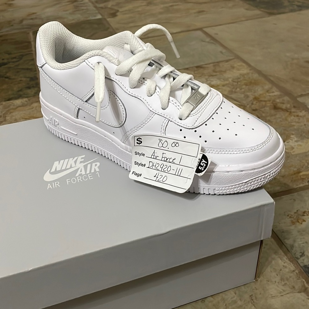 🔥 Nike Air Force 1’s (GS) 🔥